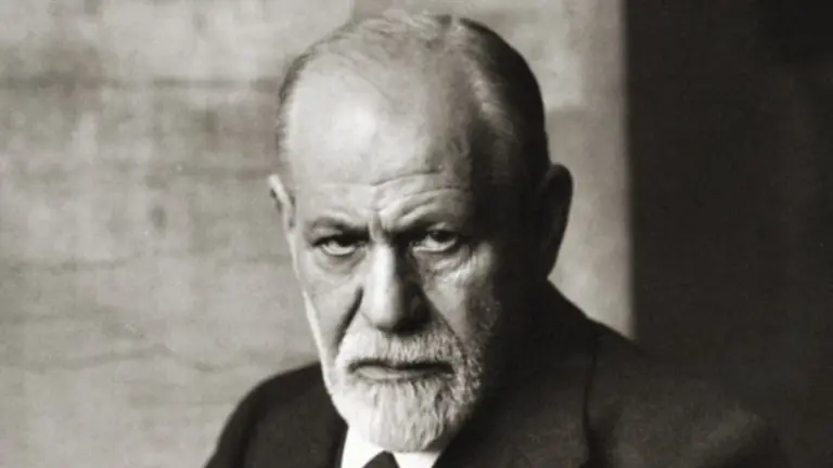 3 tipi di persone da cui Freud consigliava di allontanarsi: quando solo la oscurità viene condivisa, è ora di chiudere il sipario.