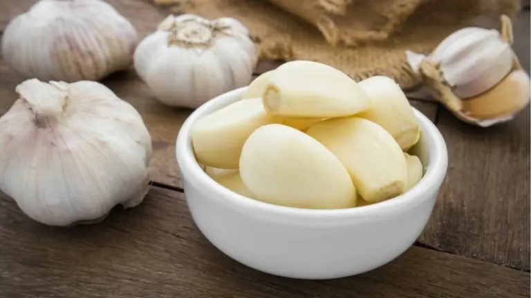 Aglio in Cucina: Svelato il Vero Segreto del Suo Profumo (Non è Quello Che Pensi)