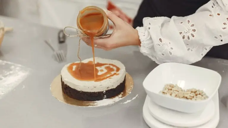 La ricetta della caramella fatta in casa che anche un bambino può preparare: solo 4 ingredienti