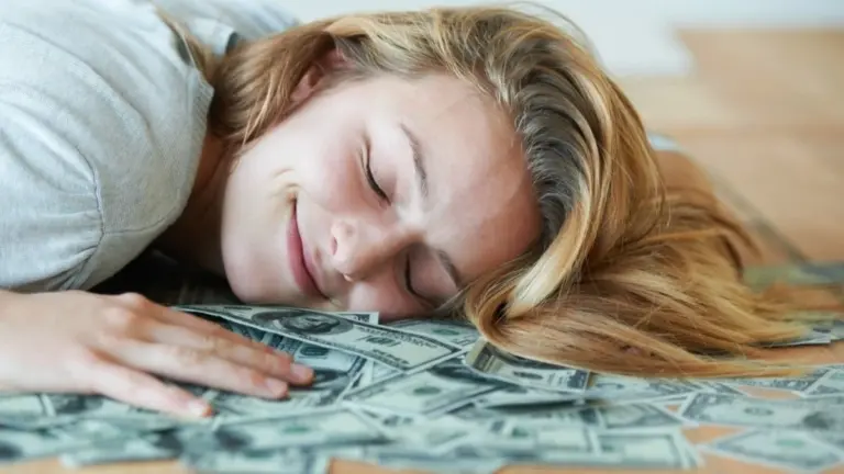 5 modi in casa per attrarre denaro e abbondanza (non sono un trucco)