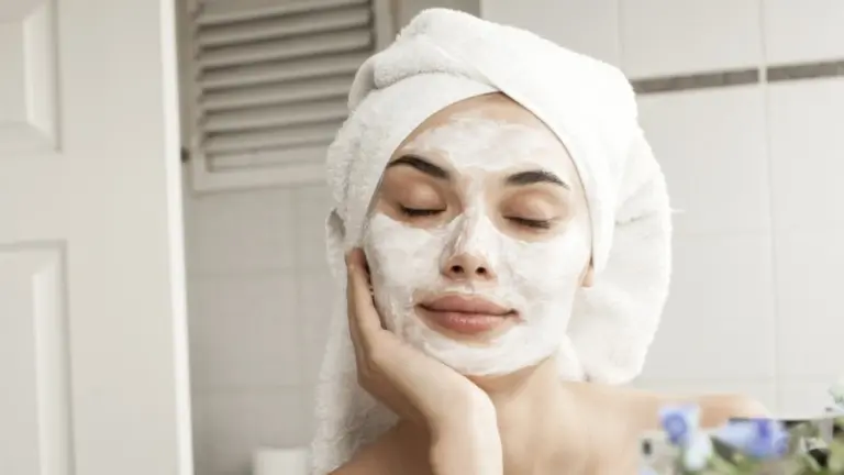 6 Maschere Viso "Fai Da Te" Pericolose: Ingredienti Naturali Che Danneggiano la Pelle
