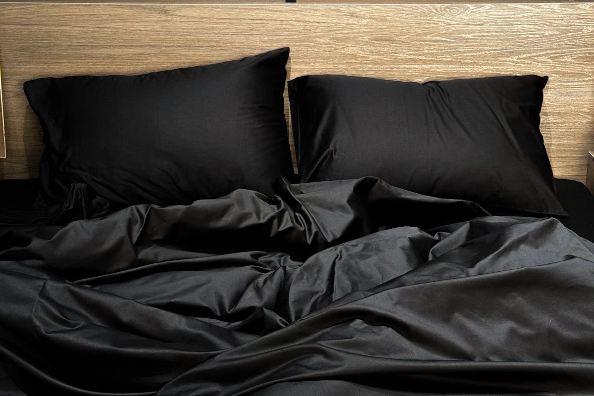 7 colori della biancheria da letto che svelano un gusto datato: ecco cosa evitare