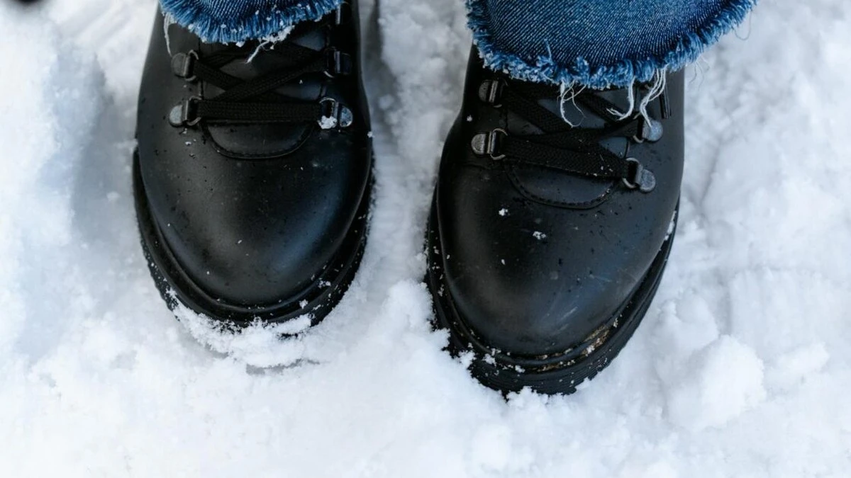 Aceto Bianco: Il Rimedio Segreto in Cucina per Salvare le Tue Scarpe dal Sale Invernale