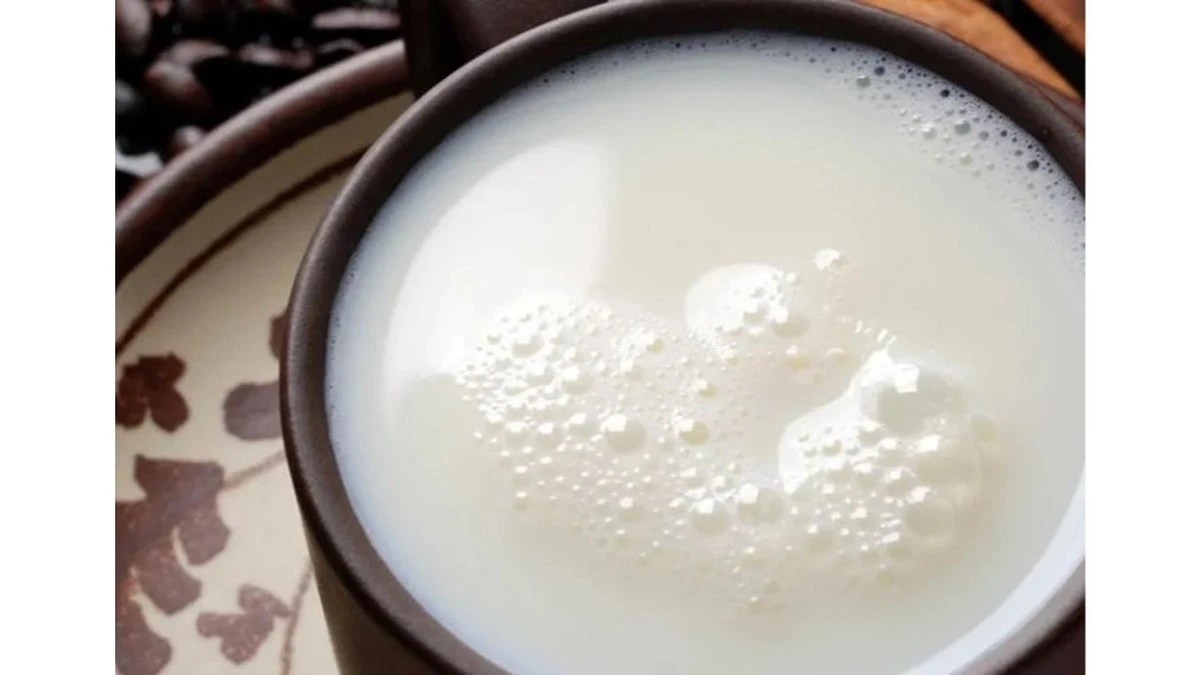 Chi ha detto che dormire bene è complicato? Bastano 30 minuti e un bicchiere di latte caldo per cambiare la tua vita