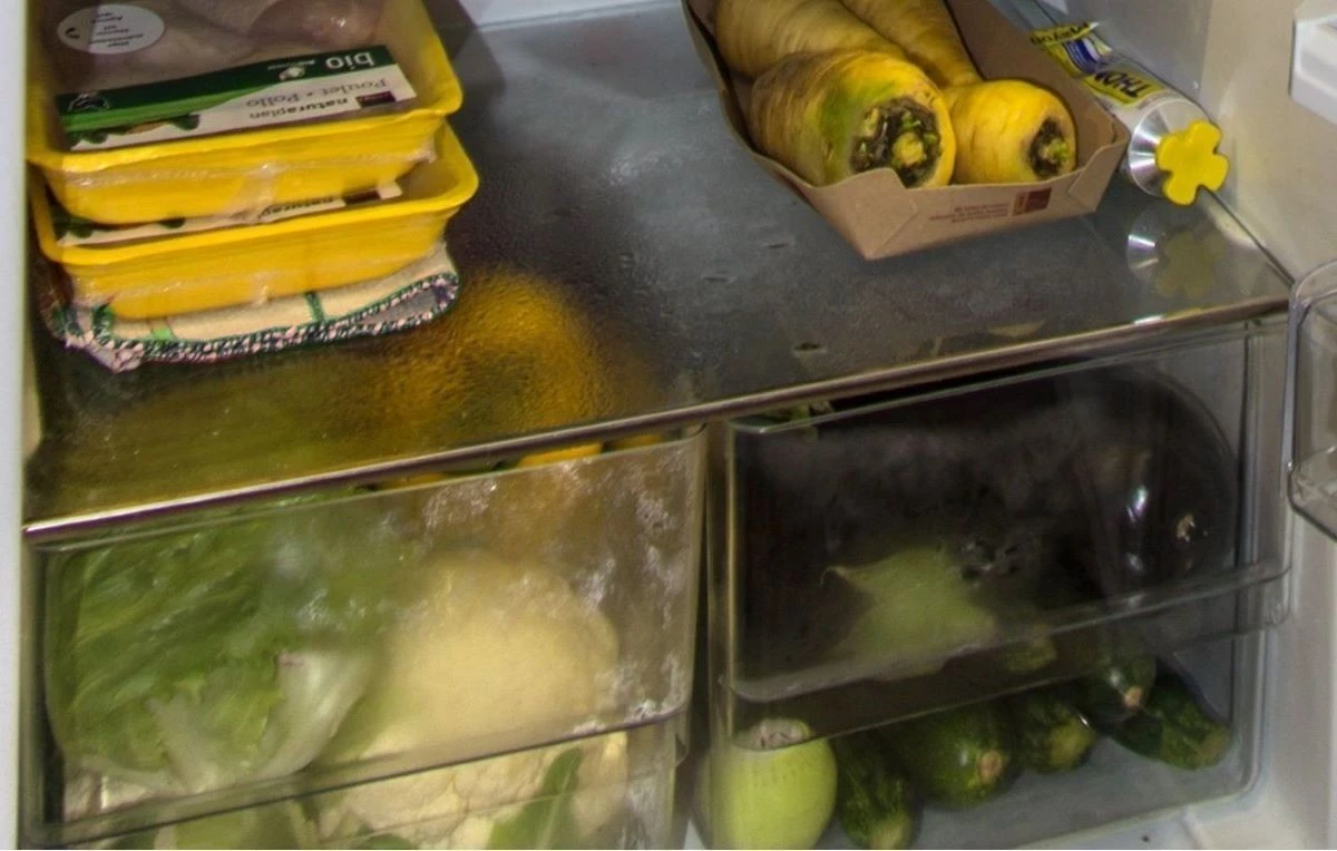 Frutta e verdura: questi 5 alimenti si rovinano SUBITO nel cassetto del frigorifero!