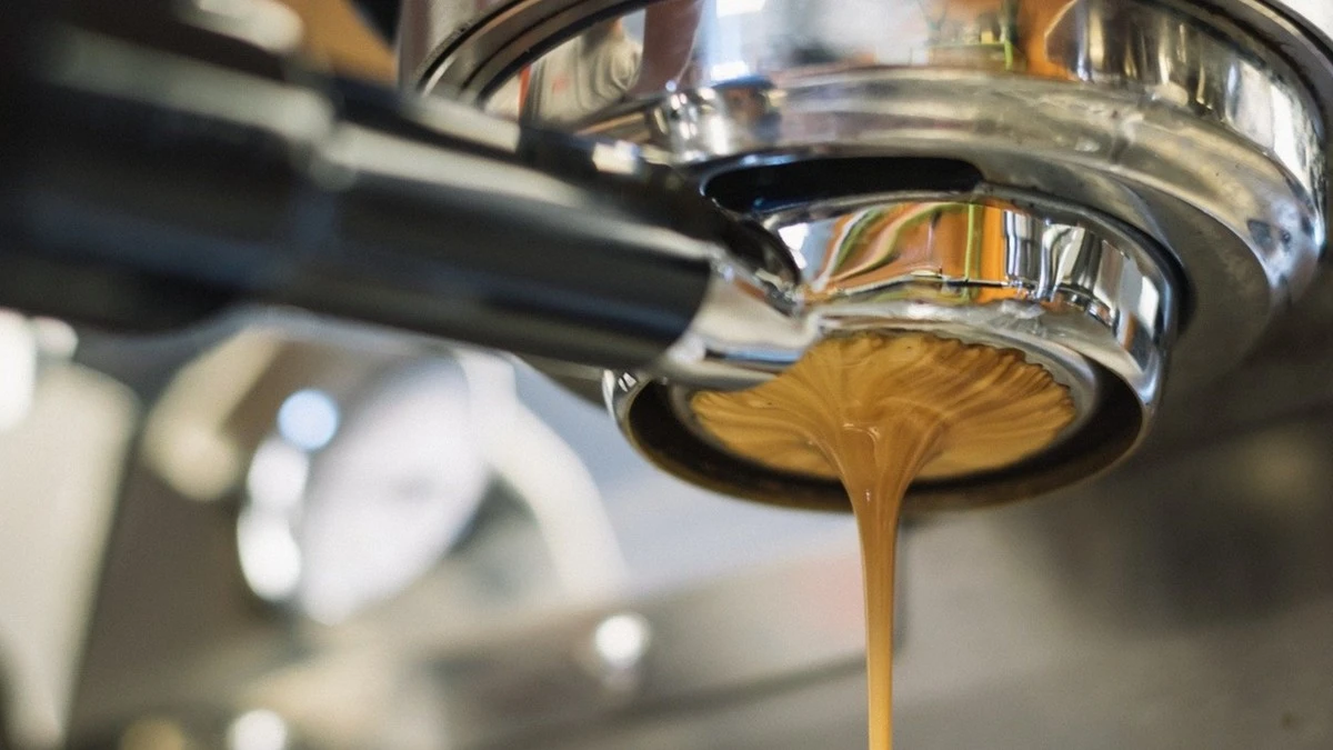 I 5 Errori di Pulizia della Macchina da Caffè che Rovinano il Gusto (e Come Evitarli)