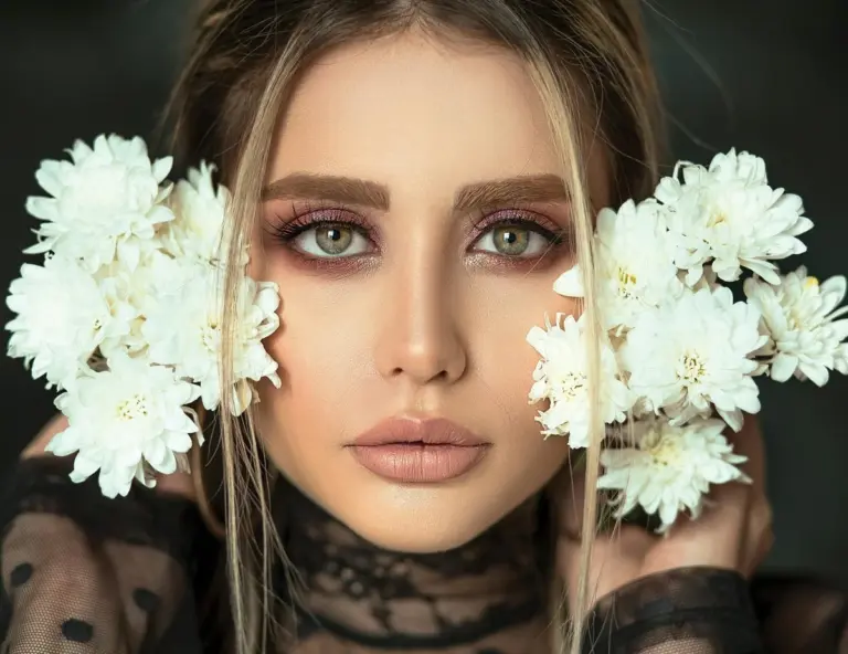 Il tuo beauty kit minimalista: i must-have per un look impeccabile in pochi minuti