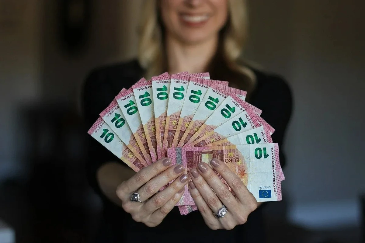 La settimana in arrivo mette sotto pressione finanziaria due segni zodiacali: l'astrologa Ana avverte di una settimana complessa