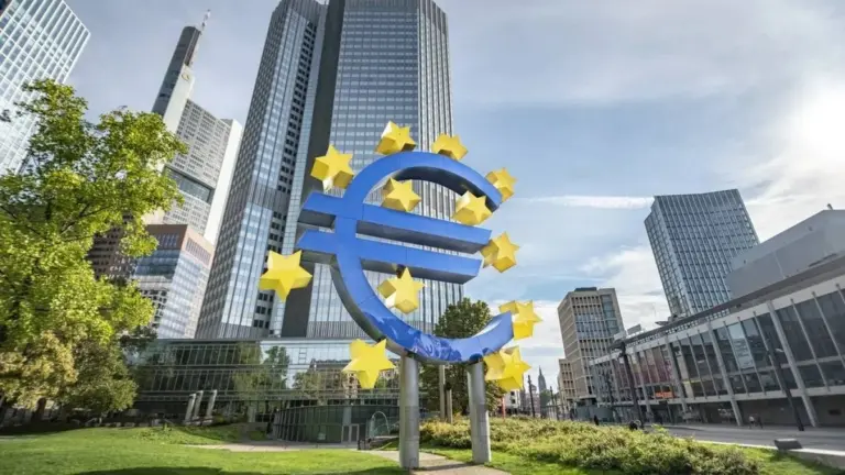 L'Euro Forte Può Abbassare i Prezzi: L'Inflazione Cala, Ma la BCE Si Trova in Difficoltà