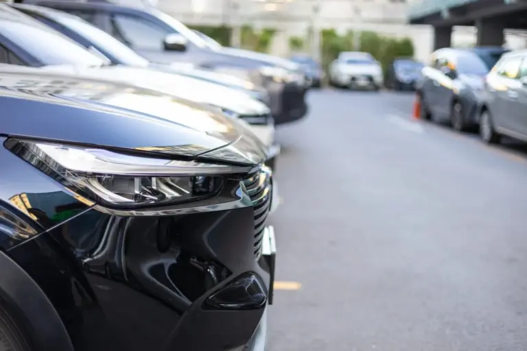 L'Europa abbraccia l'elettrico: le immatricolazioni nel 2025 segnano un +1,8%, con gli EV che spingono forte