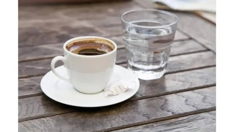 Perché la tua caffè mattutino ti fa male: il trucco semplice per risolvere tutto