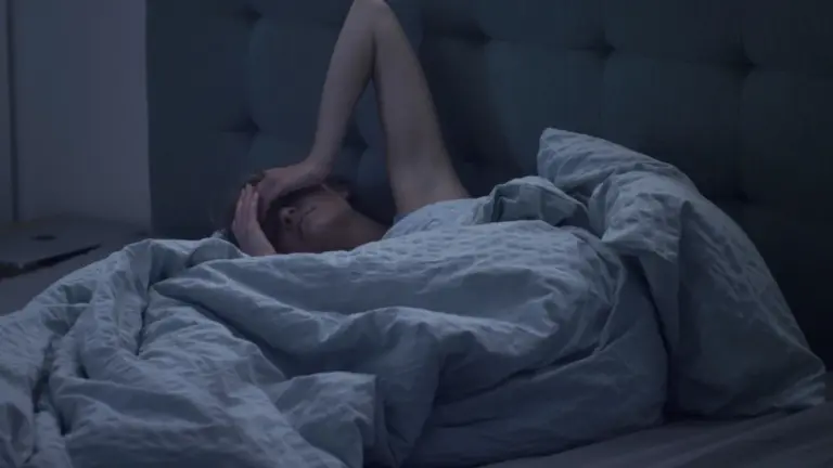 Se ti svegli nel cuore della notte, prova questa tecnica inaspettata per riaddormentarti