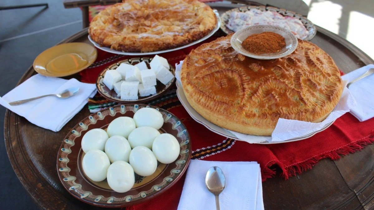 Sirni Zagovezni: La Mesa Che Ti Prepara alla Pasqua (e Come Evitare Errori Comuni)