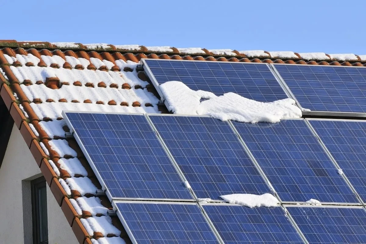 Sottozero e pannelli solari: quella promessa di bolletta zero si è sgonfiata con il primo gelo