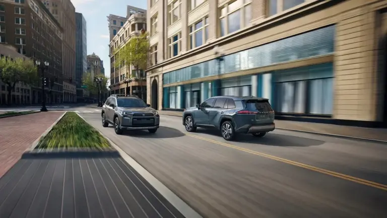 Toyota RAV4: un SUV da sogno introvabile? L'attesa si allunga ma ci sono alternative