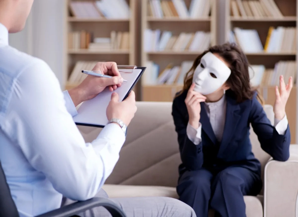 Vivere con un narcisista lascia cicatrici: gli effetti silenziosi che ti cambiano più di quanto pensi