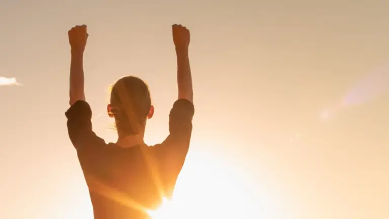 4 Leggi Spirituali Indiane per Trasformare la Tua Vita