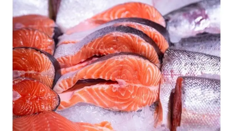 4 Segnali che il tuo salmone è TINTURA e come i negozi nascondono il prodotto scadente sotto la maschera del lusso