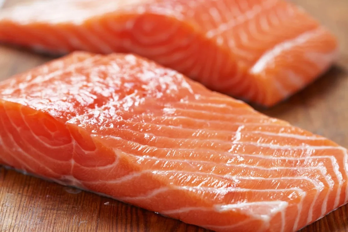 7 cibi ricchi di proteine che accelerano la perdita di peso: cosa mangiare ogni giorno secondo i dietologi