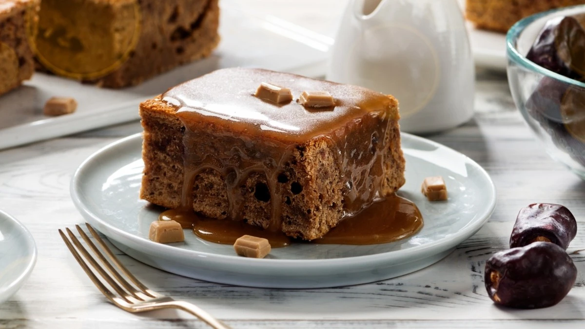 Il Sticky Toffee Pudding Rivale il Cioccolato di Dubai: Il Dolce Inglese che Sta Conquistando Tutti