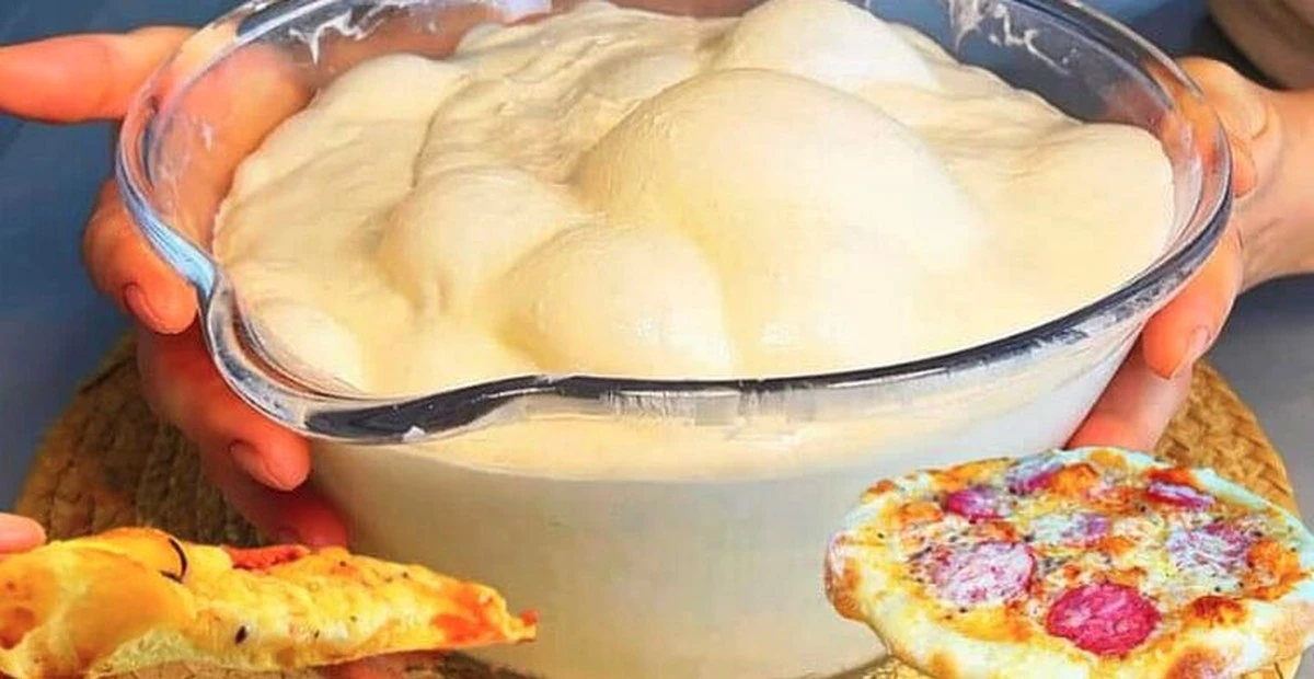 Impastare la pizza: la tecnica dei panettieri che ti farà smettere di usare le mani