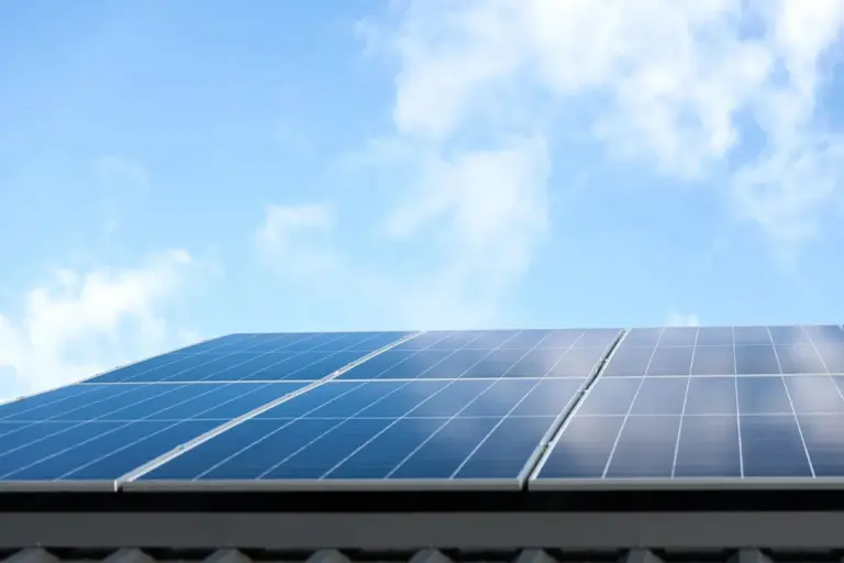 La Consulta "Amichevole" del Fornitore di Elettricità: Come un Sorriso Nasconde 150€/Mese di Dazio sull'Aria