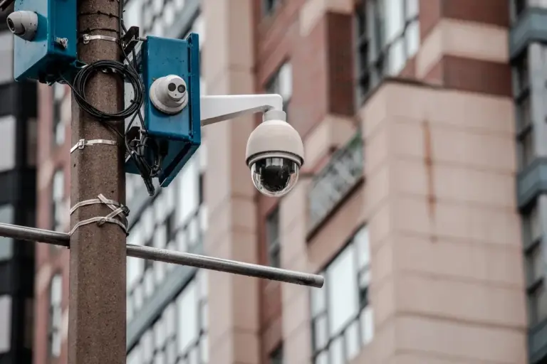 La Rete di Telecamere Nascoste in America: Ti Osservano Senza Che Tu Lo Sappia