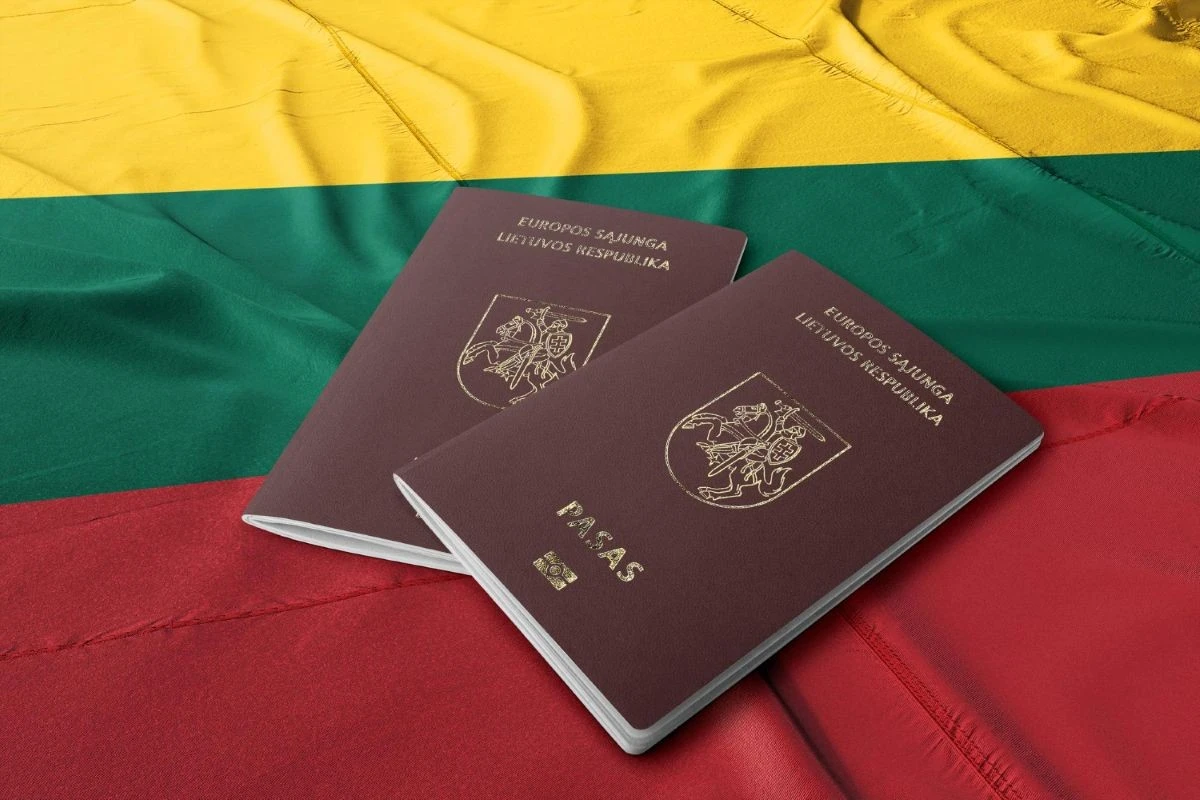 Nuovo Passaporto Lituano: Design Rielaborato per Correggere Errori Storici e Migliorare la Sicurezza