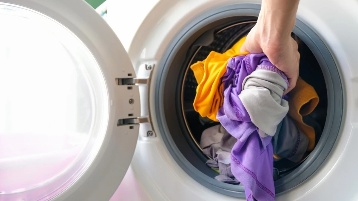 Quante volte dovresti lavare i tuoi vestiti: La guida definitiva per ogni capo
