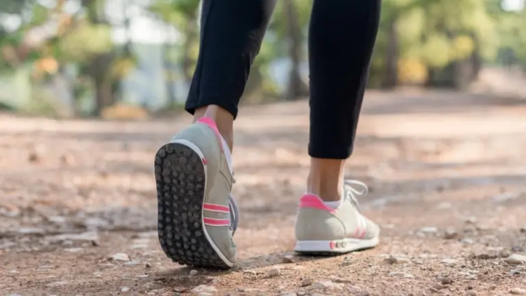 Quanti minuti di camminata al giorno dopo i 40 anni per dimagrire davvero?