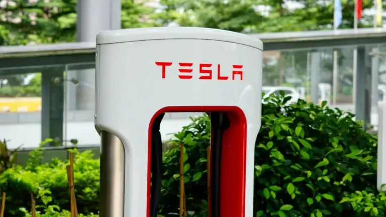 Ricarica Tesla gratuita in Lituania: un affare o una trovata di marketing?